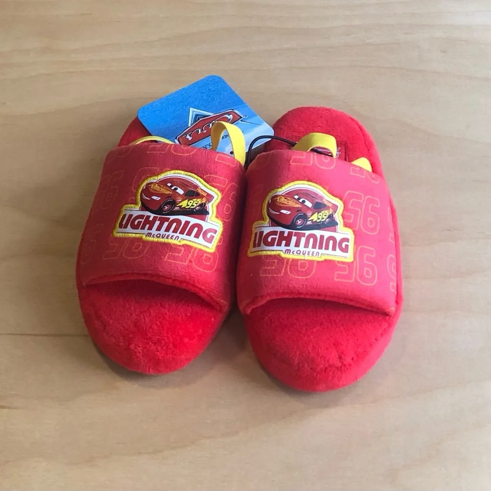 NWT Disney Pixar Cars Red Plush Slippers Kids Size 10.